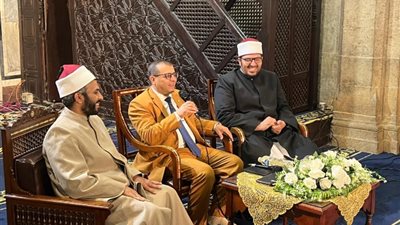 عقب صلاة التراويح، ملتقى الأزهر للقضايا الإسلامية يناقش الاحتكار وحكم المحتكر