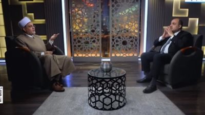 هل سيدنا آدم كان أول إنسان على الأرض؟ عميد سابق بجامعة الأزهر يجيب