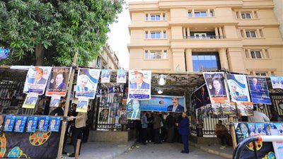 استمرار توافد الأعضاء بانتخابات نقابة المحامين في 488 لجنة (صور)