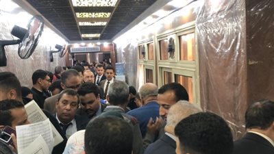 تزاحم في محكمة شمال القاهرة لأدلاء المحامين بأصواتهم في انتخابات النقابة