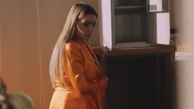 مسلسل سر إلهي الحلقة 14، روجينا تتهم محمد ثروت بسرقة سياراتها