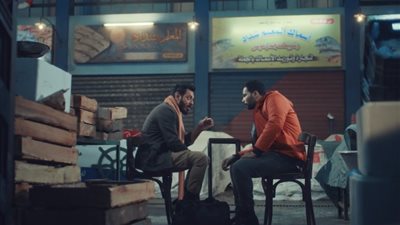 مسلسل المعلم الحلقة 14، مصطفى شعبان يسافر مرة أخرى للسويس لشراء بضاعة