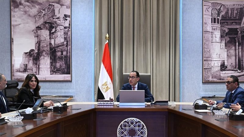 خلال الاجتماع