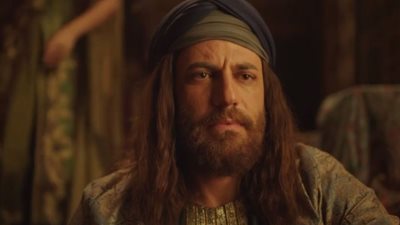 أحداث الحلقة 14 من مسلسل الحشاشين، تكفير عمر الخيام وتضييق الحصار عليه