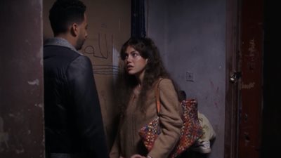 صدفة تعثر على أموال والدة راندا من شقة علي في الحلقة 15 من مسلسل صدفة
