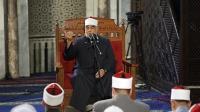 درس التراويح بالجامع الأزهر يدعو إلى استغلال رمضان في مدارسة سنة النبي والعمل بها