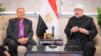 رئيس الطائفة الإنجيلية يهنئ وزير الأوقاف بقرب حلول عيد الفطر المبارك