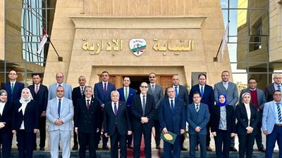المستشار حافظ عباس يكرم المكتب الفني للتحقيقات بالنيابة الإدارية