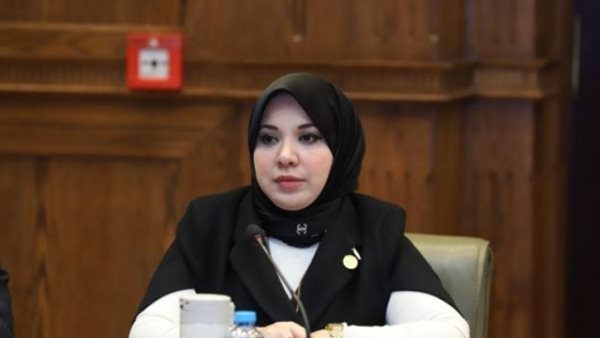 الدكتورة دينا هلالي
