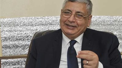 «عوض تاج الدين» يطالب باستمرار تقديم خدمة الرعاية الصحية بجودة عالية للمصريين