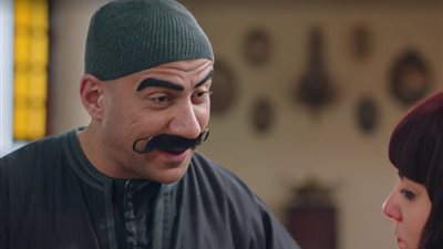 الكبير أوي الحلقة 20، مناقشة أضرار الأونلاين وإعطاء العامل حقه كاملا