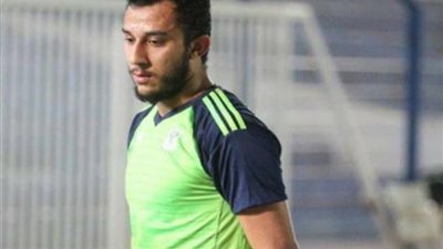 أحمد أيمن منصور يعود للقاهرة بعد جراحة الصليبي