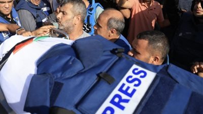 شهداء ومصابين في قصف الاحتلال لخيام الصحفيين بمحيط مستشفى شهداء الأقصى