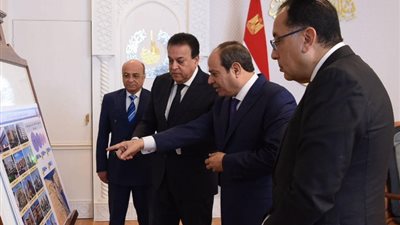 الرئيس السيسي يوجه بتوفير احتياجات المشروعات القومية في قطاع الصحة