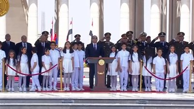الرئيس السيسي يصل إلى ساحة الشعب بالعاصمة الإدارية الجديدة (صور)