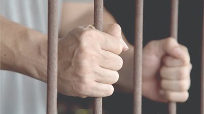 حبس شخص 4 أيام لاتجاره بالنقد الأجنبي خارج السوق المصرفية بالطالبية