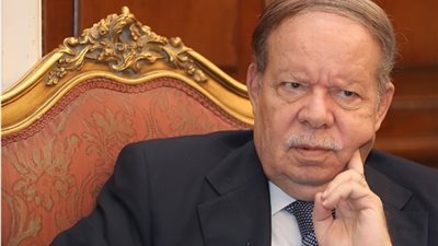 النيابة الإدارية تنعى أحمد فتحي سرور: كان قامة علمية شامخة