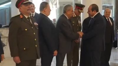 هل هناك دلالة من استقبال عمرو موسى للرئيس السيسي في حفل إفطار الأسرة؟