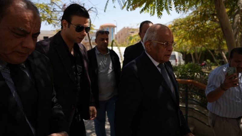 علي عبدالعال رئيس مجلس النواب السابق من جنازة أحمد فتحي سرو
