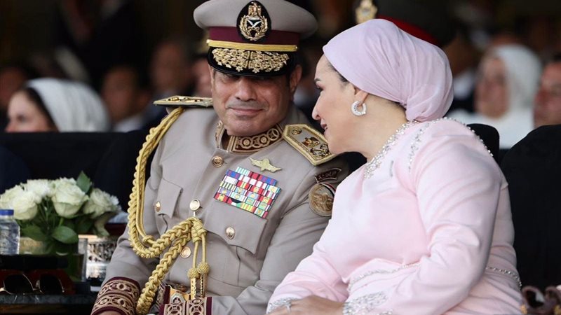 السيد الرئيس عبد الفتاح السيسي و حرمه