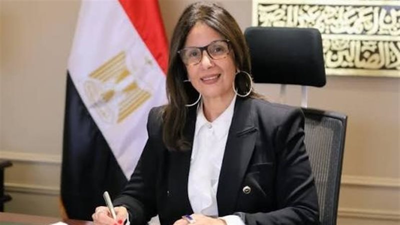 الدكتورة جيهان زكي وزيرة الثقافة