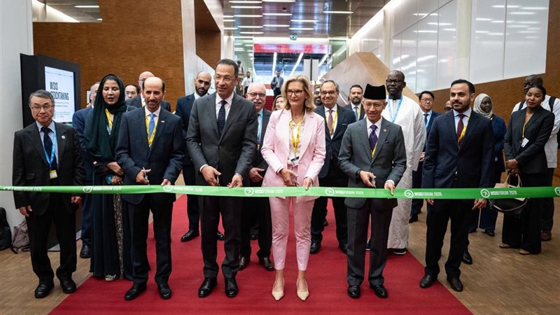 وزير الاتصالات يقود أعمال منتدى القمة العالمية لمجتمع