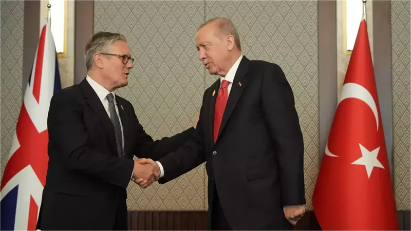 رجب طيب أردوغان وكير ستارمر  