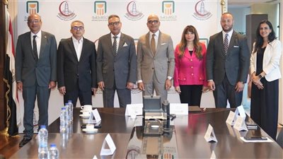 البنك الأهلي يوقع تعاونا مع مستشفيات جامعة عين شمس لدعم مستشفى الطوارئ