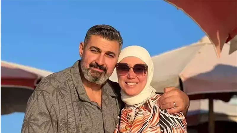 ياسر جلال وزوجته