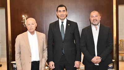 وزير الرياضة يبحث استعدادات المنتخب وتوسيع الشراكات بين الأندية الجماهيرية والقطاع الخاص