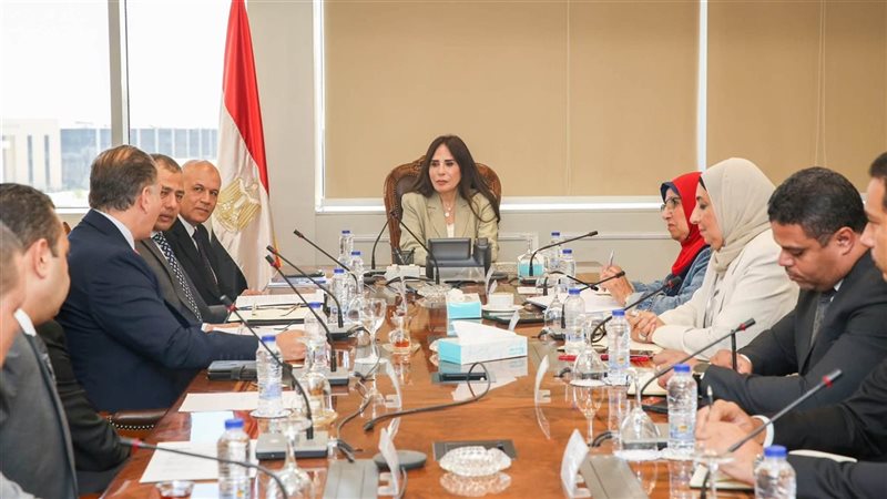  وزيرة الإسكان