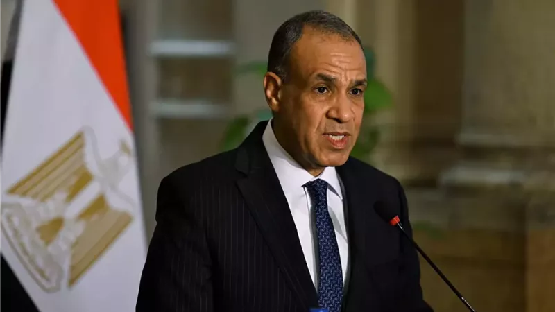 بدر عبد العاطي 