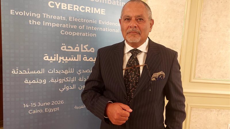 الدكتور إبراهيم سلامة 