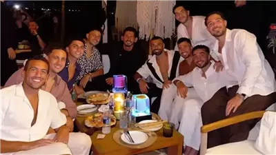 محمد صلاح يفاجئ مصطفى شوبير في حفل عقد قرانه  (فيديو)