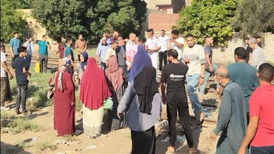 القصة الكاملة لمأساة مزلقان العياط.. انتظروا مرور القطار ففاجأهم آخر من الاتجاه المعاكس