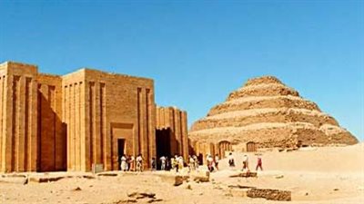 وزارة السياحة تطلق مشروعًا متكاملًا لتطوير الخدمات المقدمة للزائرين بمنطقة آثار سقارة  