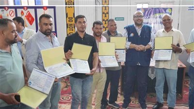 رئيس مياه سوهاج يكرم المحصلين الذين حققوا نسبة تحصيل 100% ومسئولى مراكز خدمة العملاء