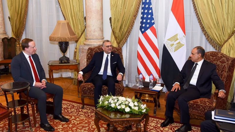 وزير الخارجية يستقبل كبير مستشاري الرئيس الأمريكي للشؤون الع