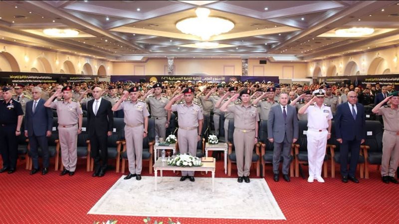 وزير الدفاع والإنتاج الحربي 