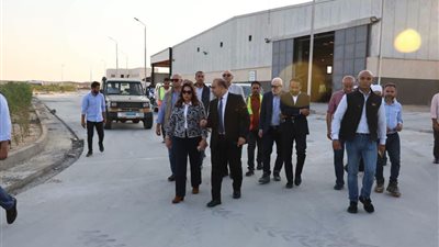 وزيرة التنمية المحلية والبيئة تتفقد المدينة المتكاملة لمعالجة المخلفات بالعاشر من رمضان