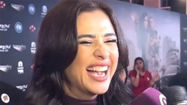 ياسمين عبد العزيز