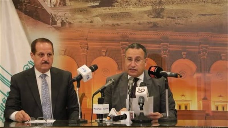  الدكتور عبد العزيز قنصوة
