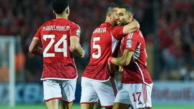 تعرف علي طاقم  حكام مباراة الأهلي وإنبي في الدوري المصري