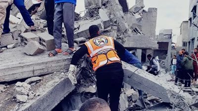 الإسعاف الفلسطيني ينتشل جثامين 75 شهيدا من خان يونس