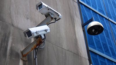 قرار من النيابة بتفريغ كاميرات موقع مصرع سيدة بطعات نافذة في البساتين