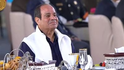 الرئيس السيسي يشارك أبناء الشهداء الاحتفال بعيد الفطر في العاصمة الإدارية