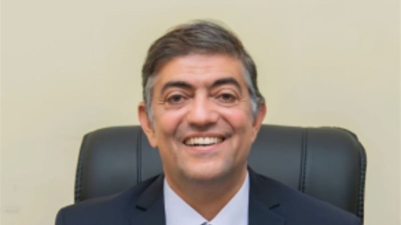هشام عبدالعزيز
