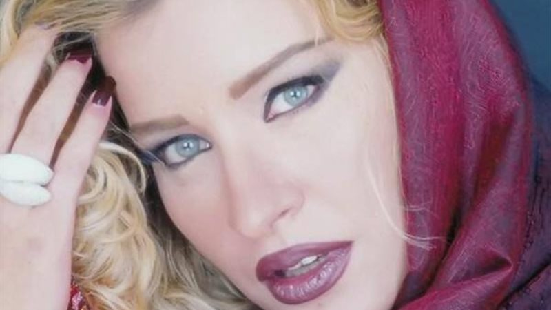 الفنانة شيرين سيف النصر