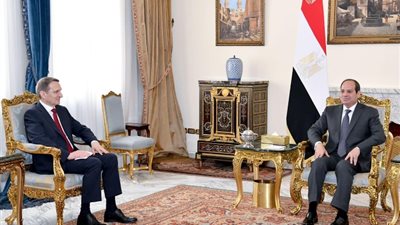 الرئيس السيسي يستقبل رئيس جهاز الاستخبارات الخارجية الروسية