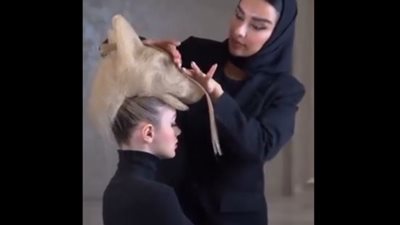 تسريحة جديدة على شكل «وجه ذئب» تكتسح عالم الموضة (فيديو)